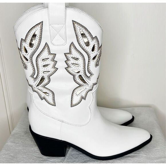 Forever 21 Remmington White Pointed-Toe Western Ankle Boots Size 6 New - Picture 4 of 8